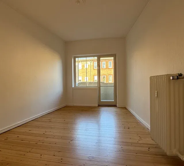 apartment 2-værelses lejlighed med altan i Charlottenlund