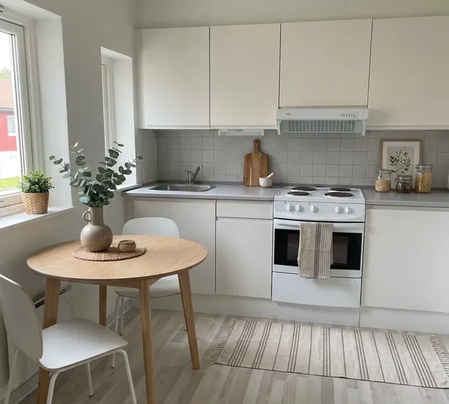 apartment Lys 2-værelses i to plan med terrasse og parkering – tæt på indkøb og busforbindelser