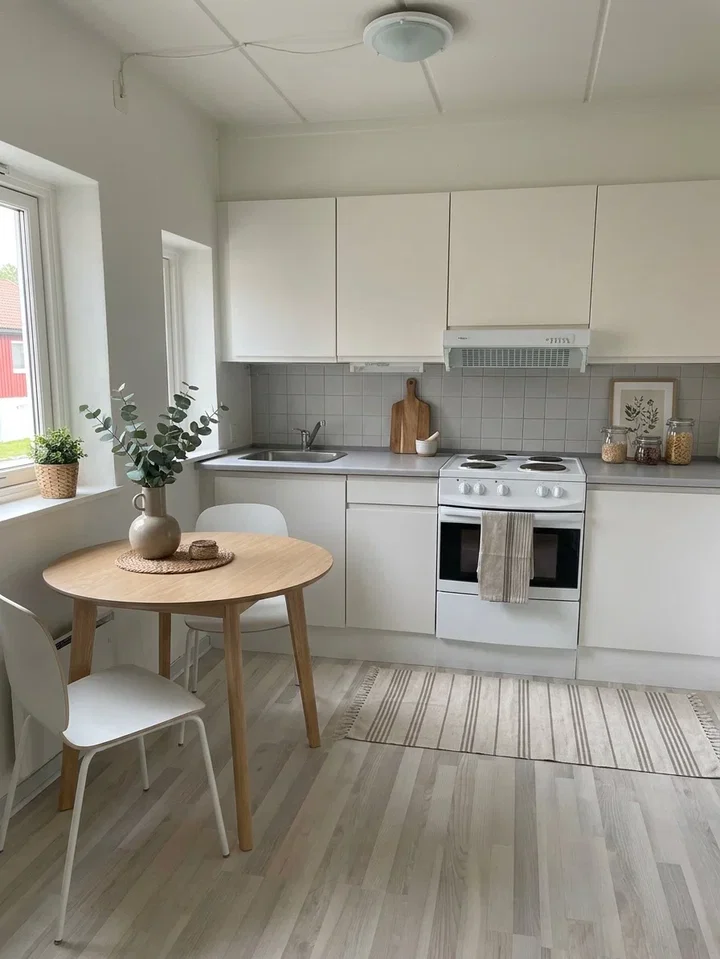 Lys 2-værelses i to plan med terrasse og parkering – tæt på indkøb og busforbindelser - Møllebo Allé, Fredericia - 0