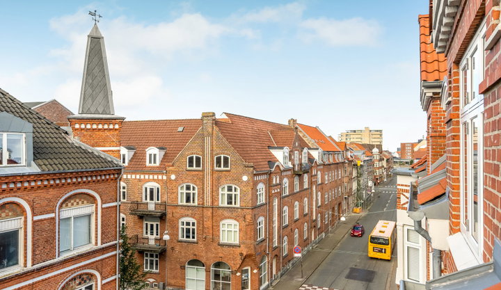 Veldisponeret taglejlighed med solvendt altan - Skolegade, Esbjerg - 0