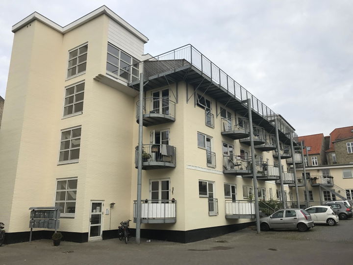 2-room apartment with a balcony overlooking the courtyard garden - Storegade, Haderslev - 0