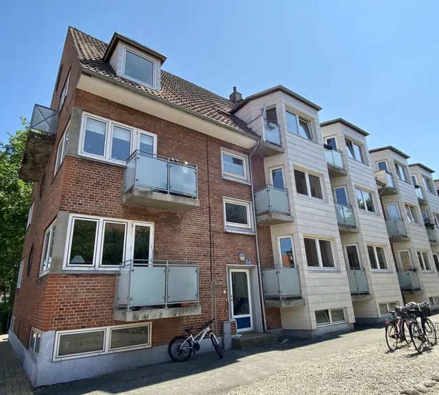 apartment Lys 2-værelses lejlighed med altan