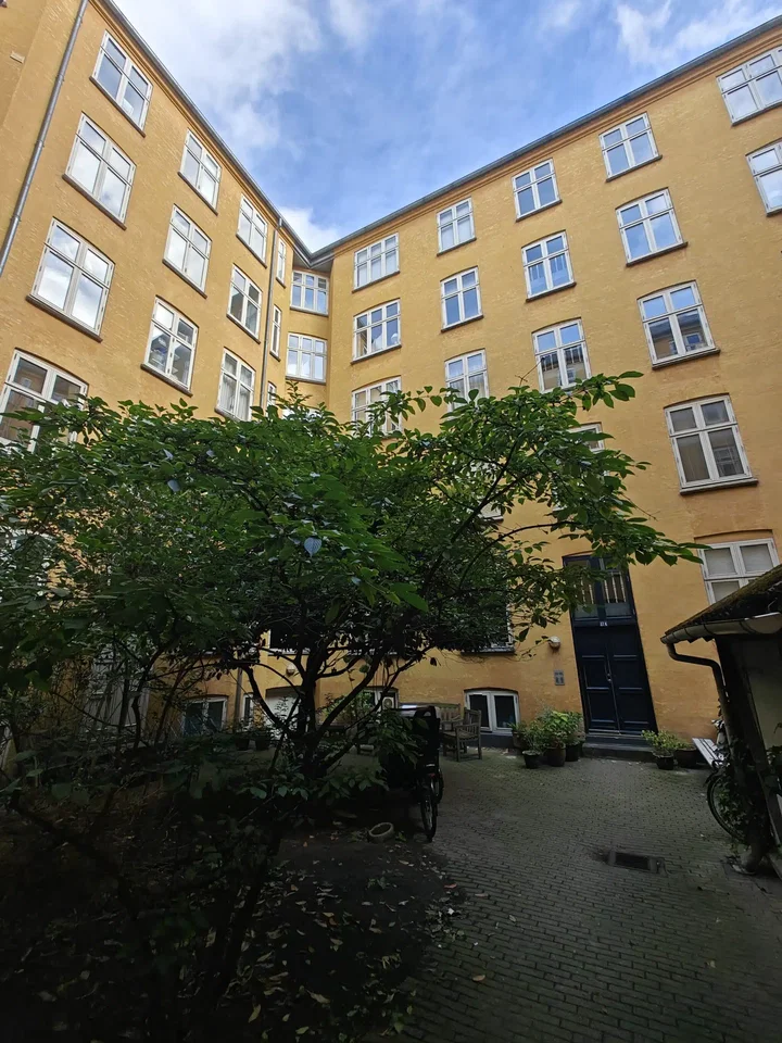 Møbleret treværelseslejlighed i Indre By - Peder Skrams Gade, København K - 0