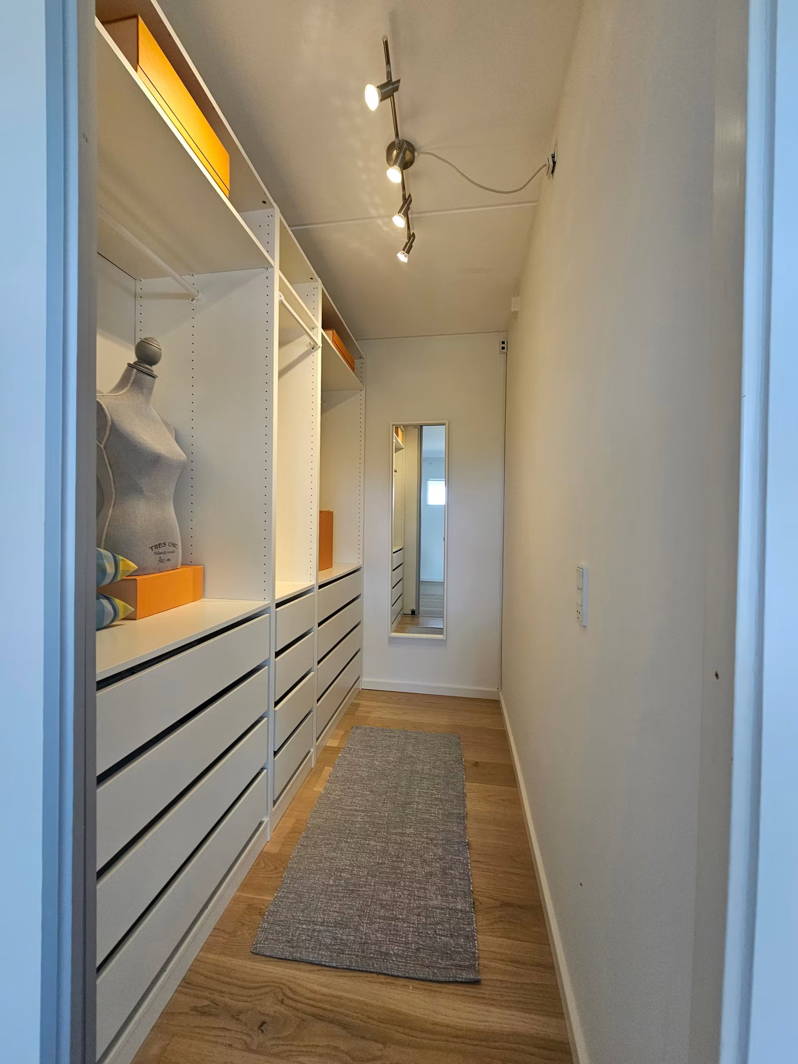 Visual presentation of the listing
