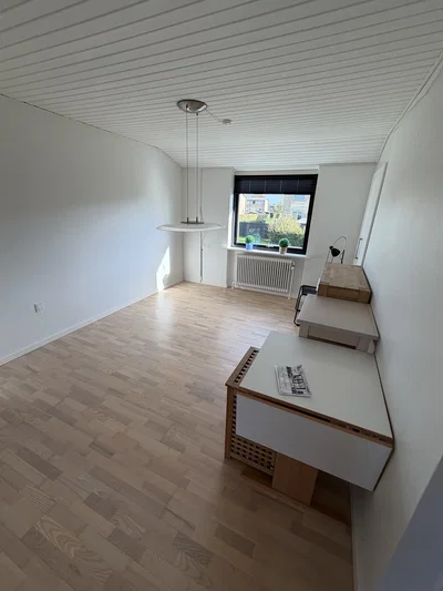 Lyst 3-værelses hus på 84 m2 med terrasse, parkering og husdyr tilladt - Tørholmsvej, Hjørring - 2