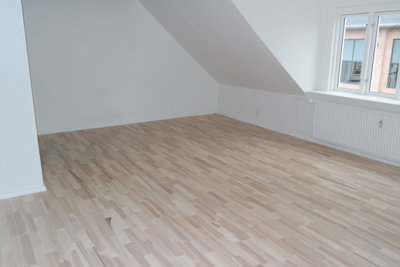Stor og lys 2-værelses lejlighed med god planløsning! - Østerbro, Aalborg - 1
