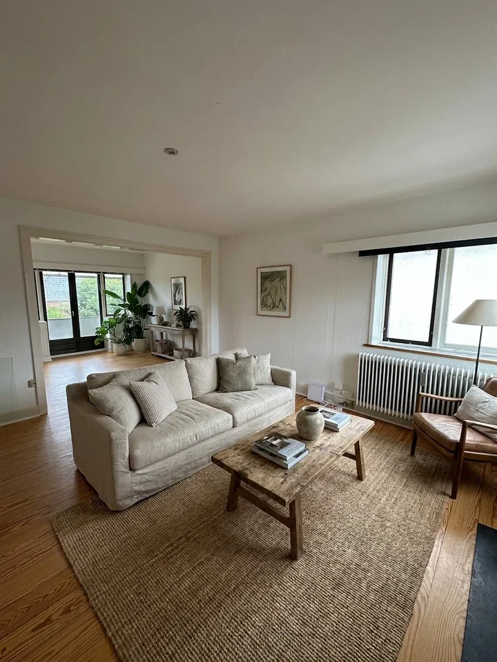 Lys 2-værelses på 79 m2 med overdækket altan, parkering og moderne køkken - Østerbrogade, Kolding - 0