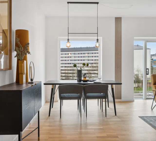 apartment Øverst beliggende 3-værelses endelejlighed