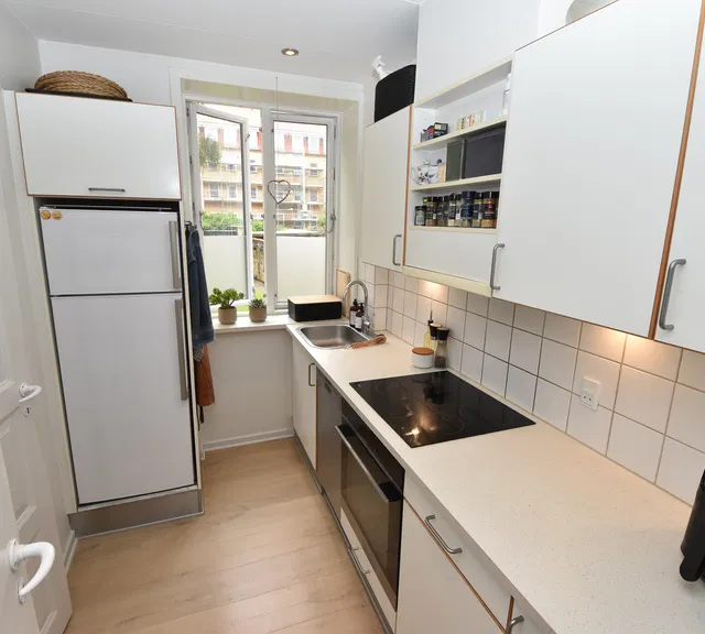 house Bright, Move-In-Ready Apartment in Vestbyen