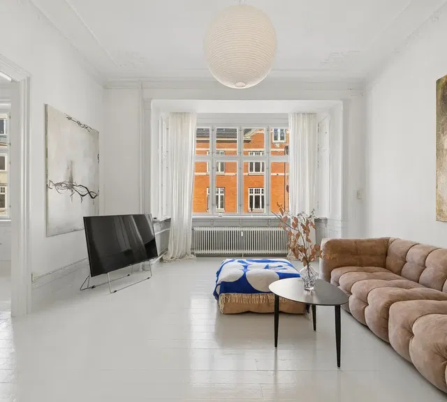 apartment Classic and beautiful period apartment with balcony near Tivoli