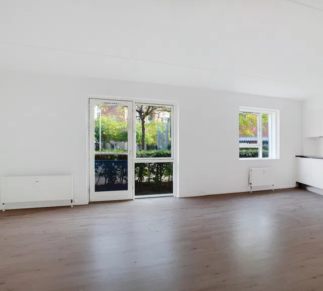apartment Lys 2-værelses stuelejlighed med have