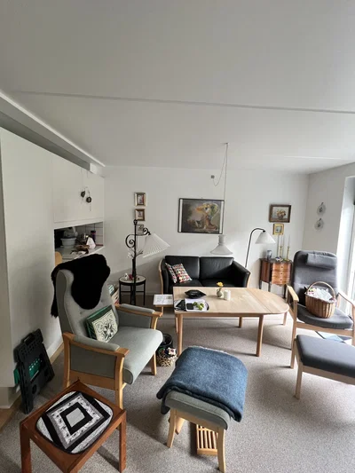 Lyst 3-værelses rækkehus i to plan med stor terrasse og skur – seniorbolig, parkering og husdyr tilladt - Aastrupvej, Haderslev - 2