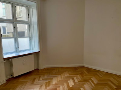 Skønt vandkig fra de to sammenhængende stuer - Toldbodgade, København K - 4