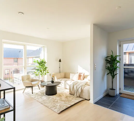 apartment Lys 98 m² lejlighed med altan i Taastrup