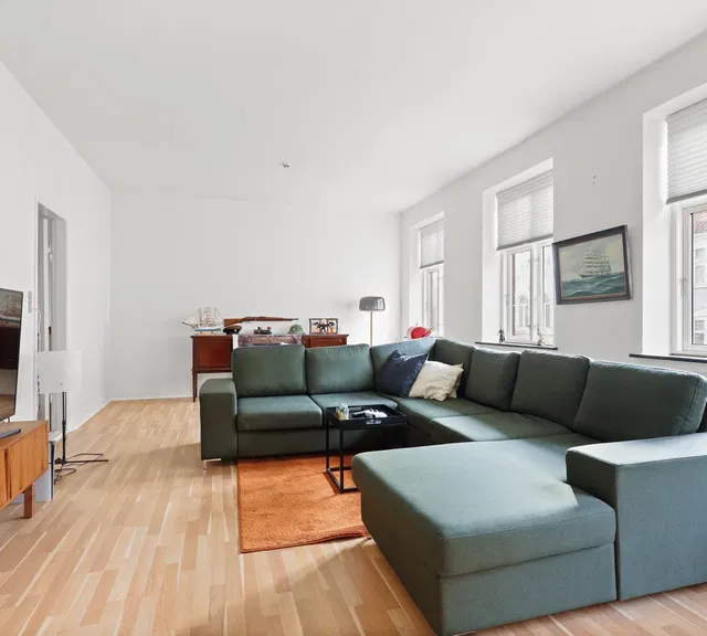 apartment Rummelig 4-værelses på 130 m2 i klassisk murstensejendom – delevenlig, husdyr tilladt og parkering