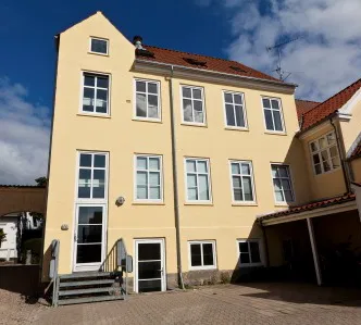 apartment 8 ungdomsboliger i centralt byhus i Faaborg
