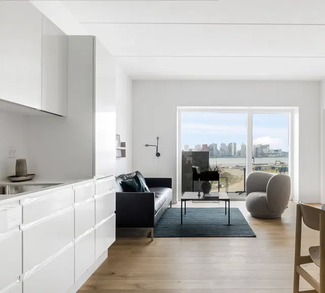 apartment 3-room apartment with a sunny balcony and park views!