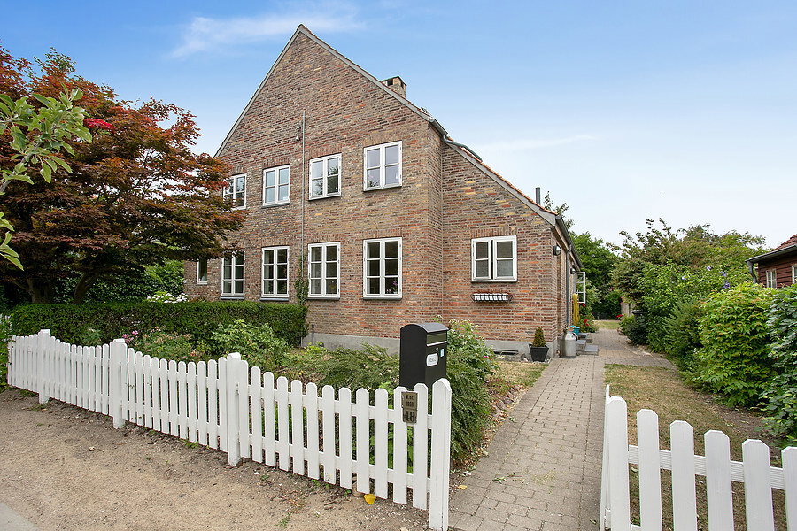 house Charming semi-detached house with garden in Vanløse – 112 m²