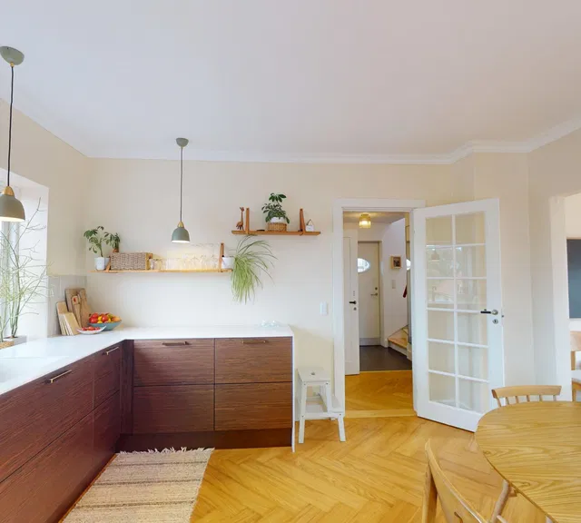 house Villa med tre etager og stor have i Brønshøj