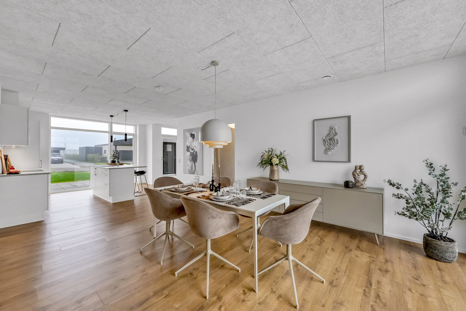 Visual presentation of the listing
