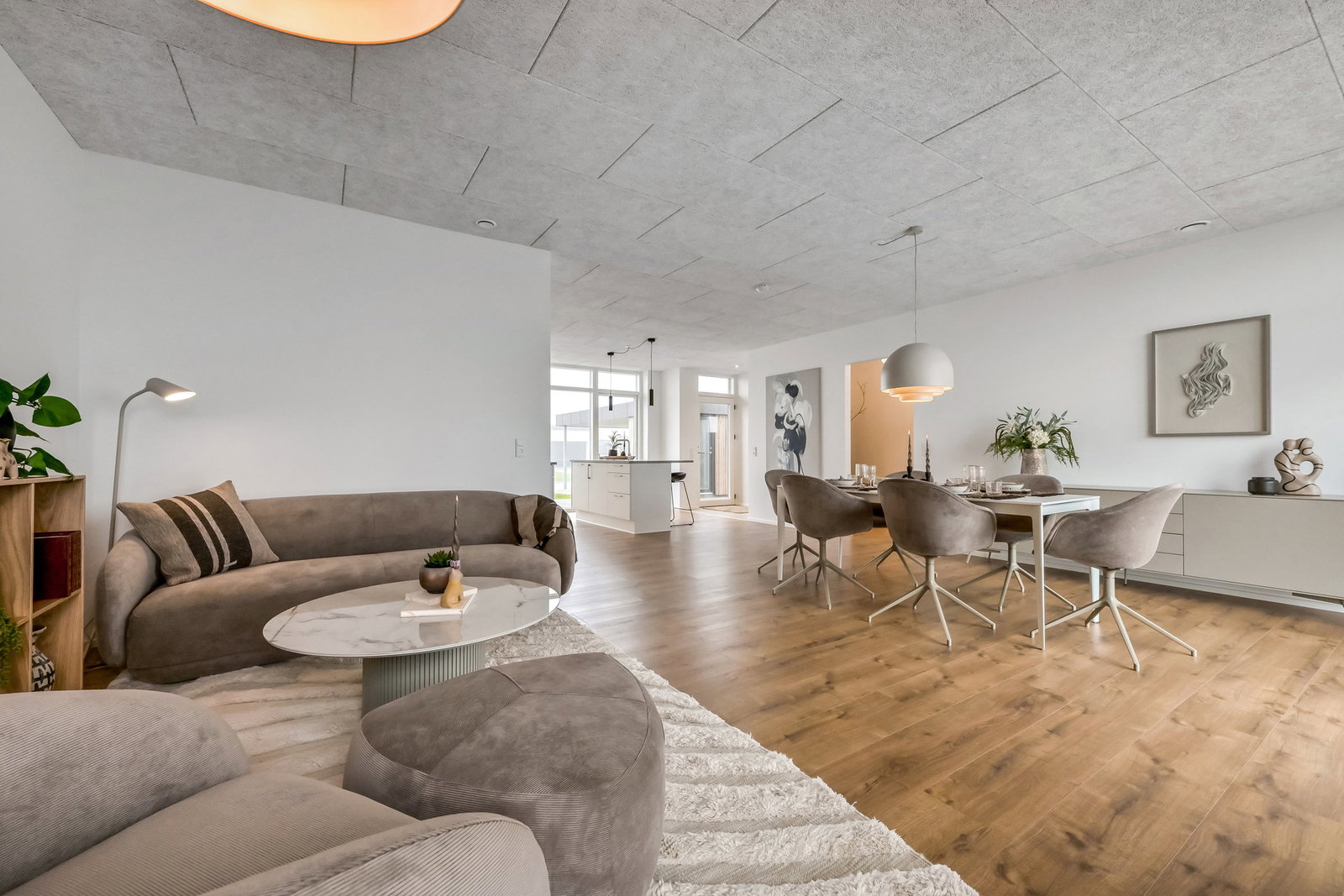 Visual presentation of the listing