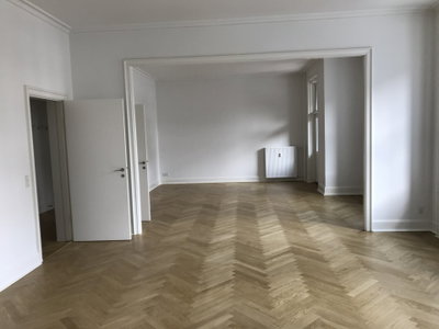 Attraktiv 5 værelses lejlighed med flere altaner - Østerbrogade, København Ø - 2