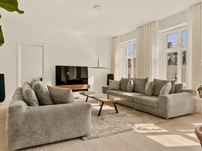 Midt i byen, helt stille: herskabslejlighed på 188 m² i Gammelholm - Herluf Trolles Gade, København K - 1