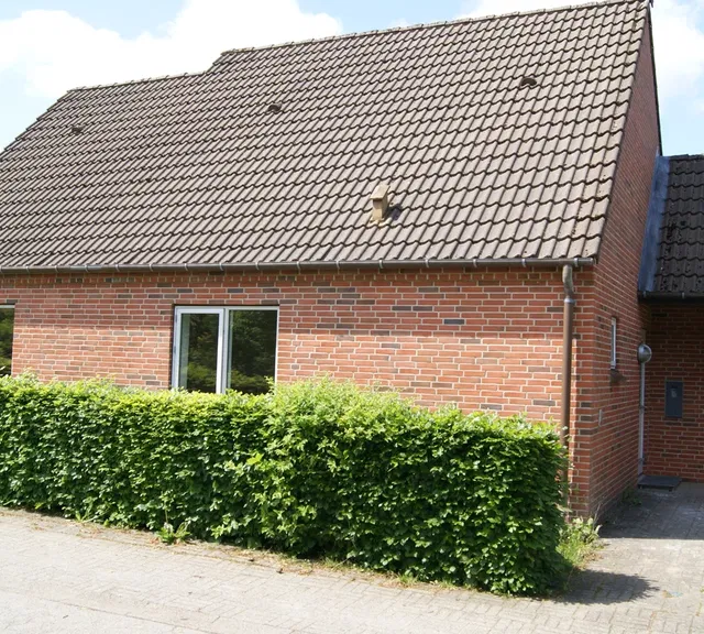 townhouse Rummeligt 3-værelses rækkehus på 83 m2 med altan/terrasse – husdyr tilladt