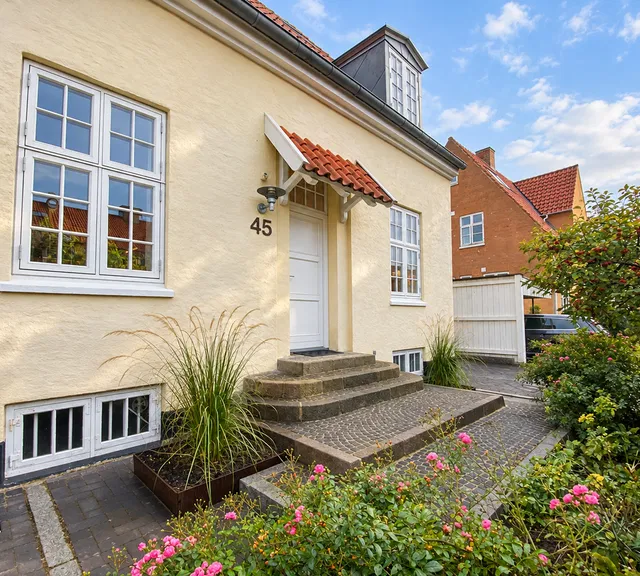 house Velholdt patriciervilla med hyggelig have i Brønshøj