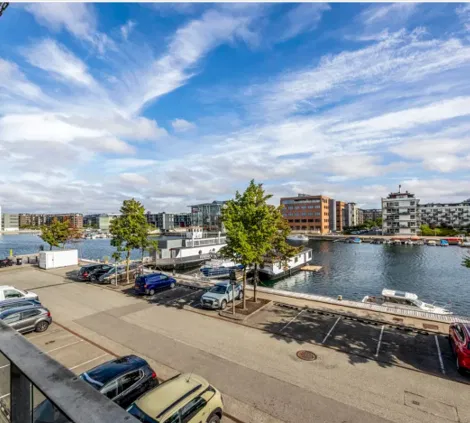 apartment Exclusive, fully furnished apartment with canal views in Copenhagen SV