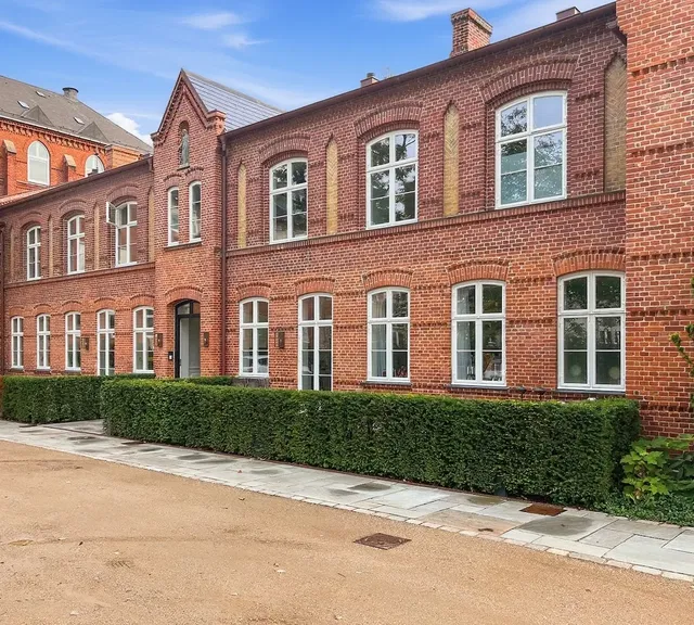 apartment Charmerende lejlighed i Ordrup med to private gårdhaver
