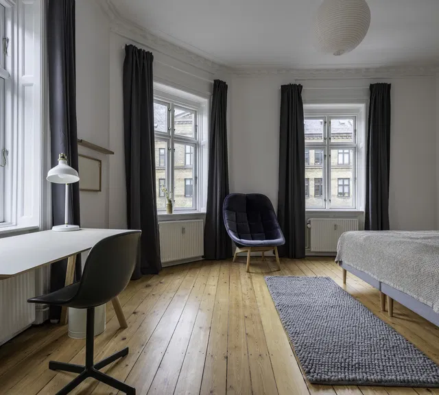 room Parværelse i nyrenoveret lejlighed på Nørrebro