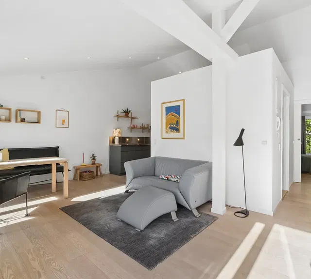 apartment Bright 3-room apartment with excellent layout, location and balcony
