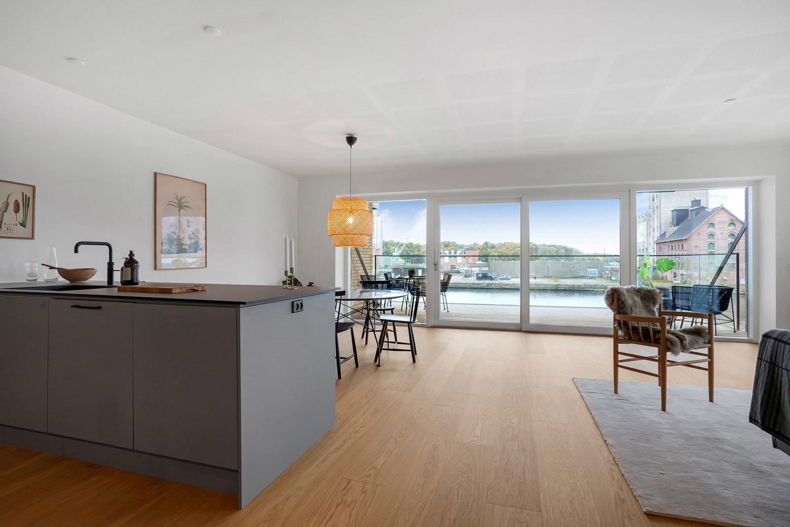 Visual presentation of the listing