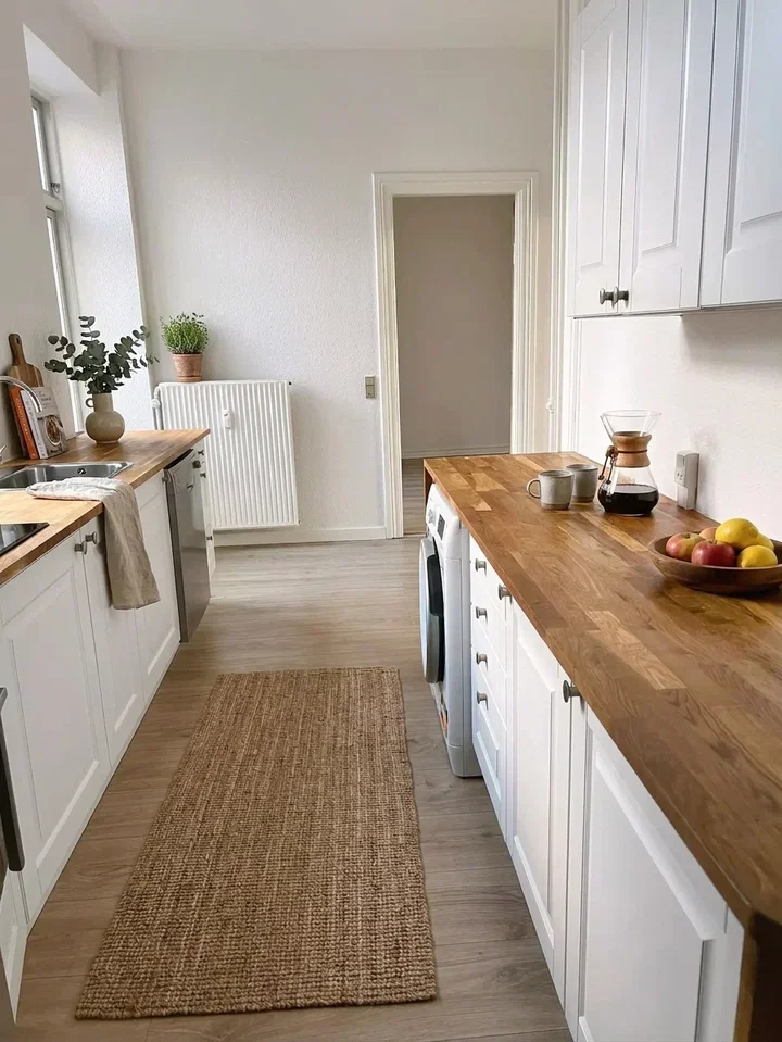 Bright three-room apartment with balcony. Only three steps up. - Callesensgade, Aabenraa - 0
