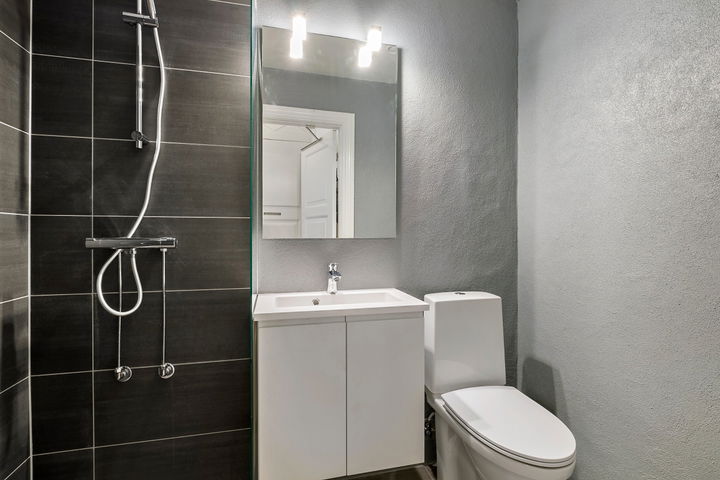 Bright 2-room apartment with modern kitchen in Vestbyen - Dannebrogsgade, Aalborg - 3