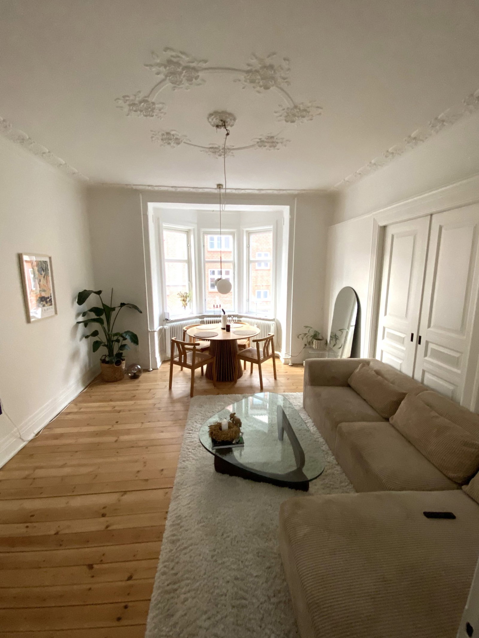apartment Herskabelig 3-værelses med karnap og stuk
