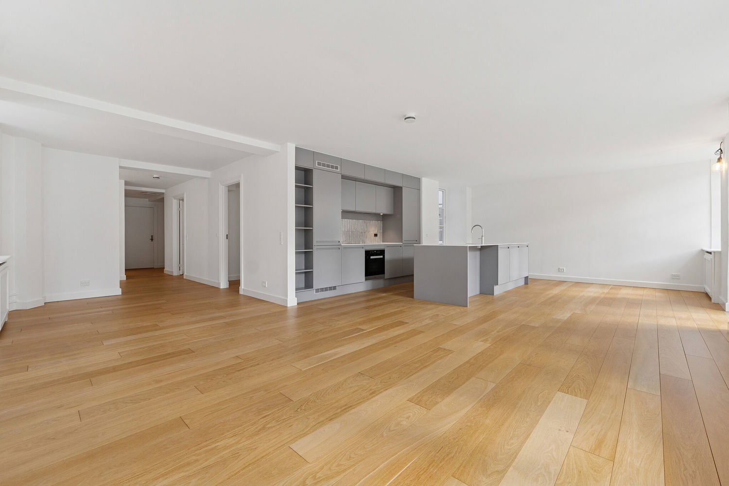 apartment Gennemgribende nyrenoveret - tilbagetrukket fra Nyhavn og med elevator!