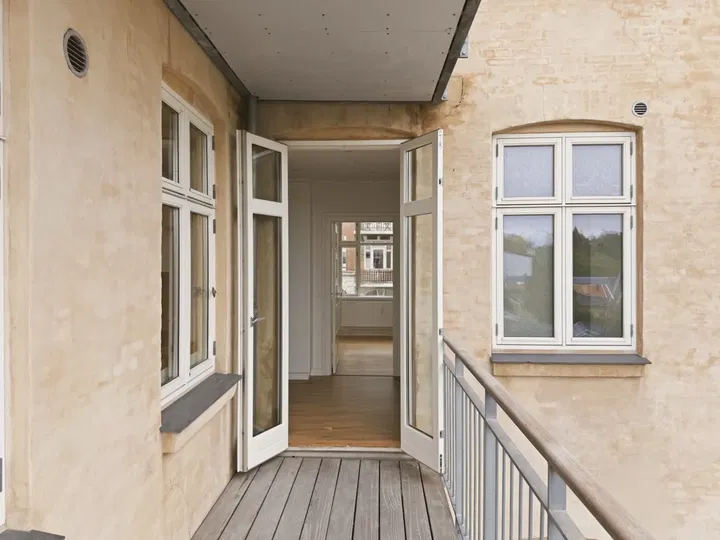 Charmerende lejlighed med to altaner på Strandvejen - Strandvejen, Klampenborg - 3