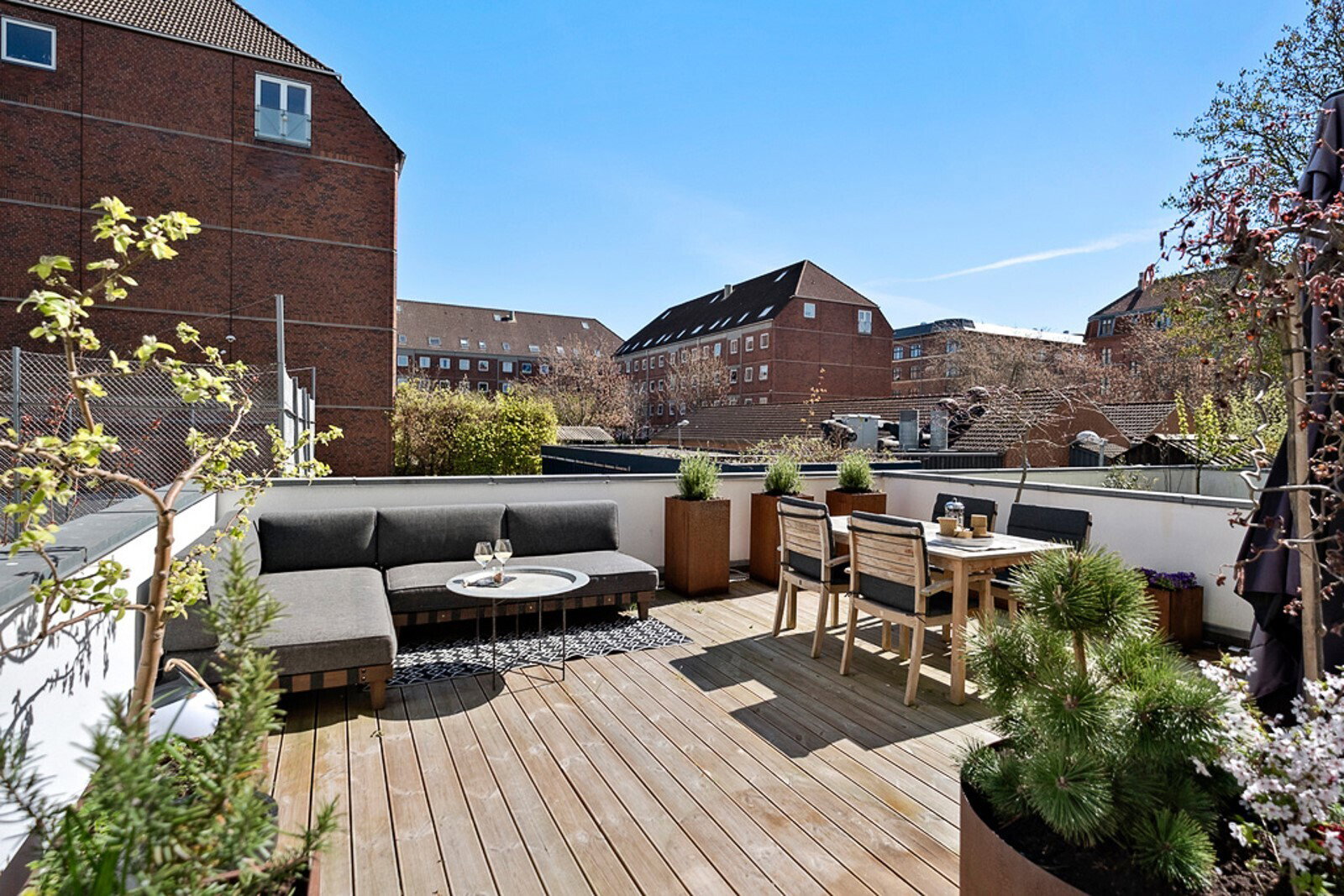 apartment Bright Two-Storey Home with a Large Private Terrace