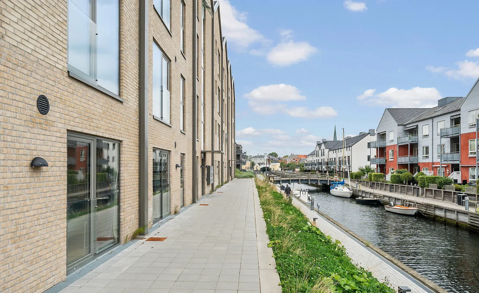 apartment 2-room apartment of 76 m² with a large balcony in Nyborg