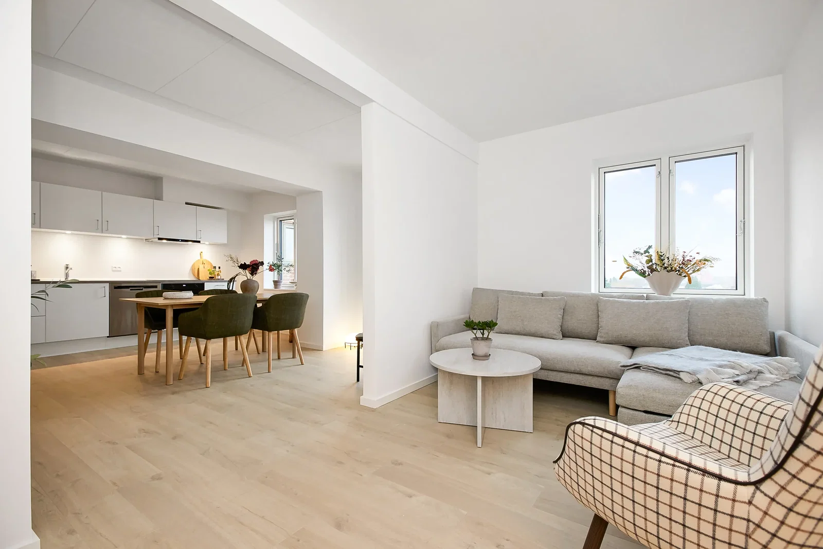 apartment Bright 3-room apartment with beautiful view
