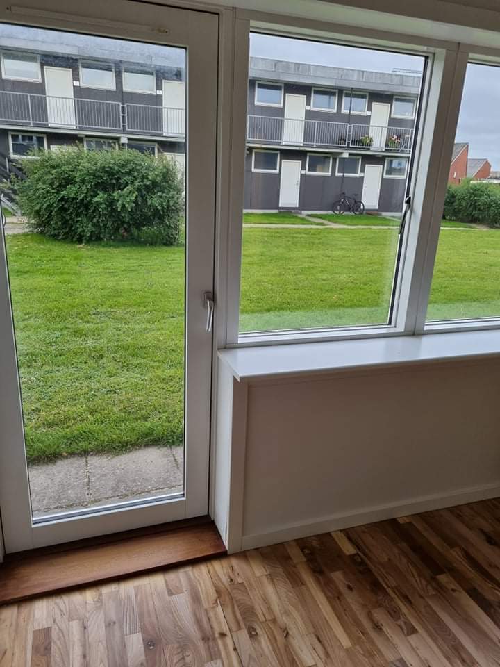 Budget-Friendly 2-Room Apartment with Parking – Close to the Fjord, Lindholm Søpark, Train and Bus - Lindegården, Nørresundby - 0