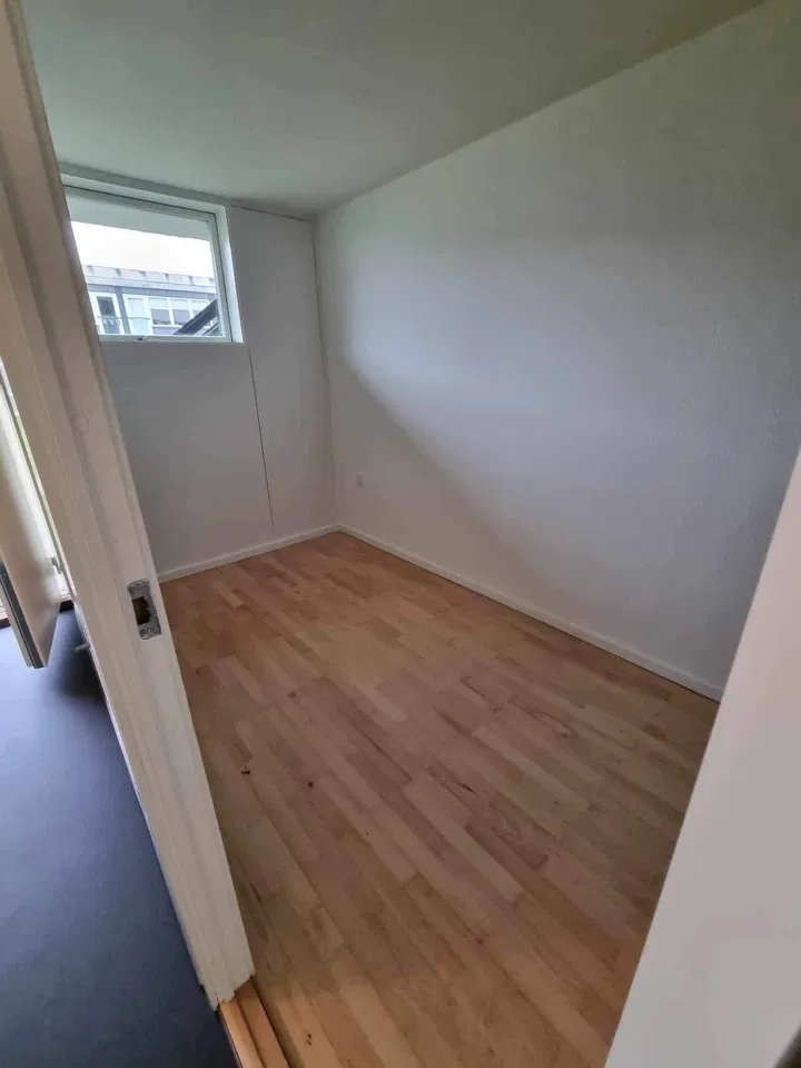 Budget-Friendly 2-Room Apartment with Parking – Close to the Fjord, Lindholm Søpark, Train and Bus - Lindegården, Nørresundby - 3
