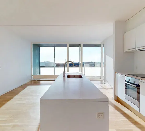 apartment Lys 3-værelses lejlighed med stor altan