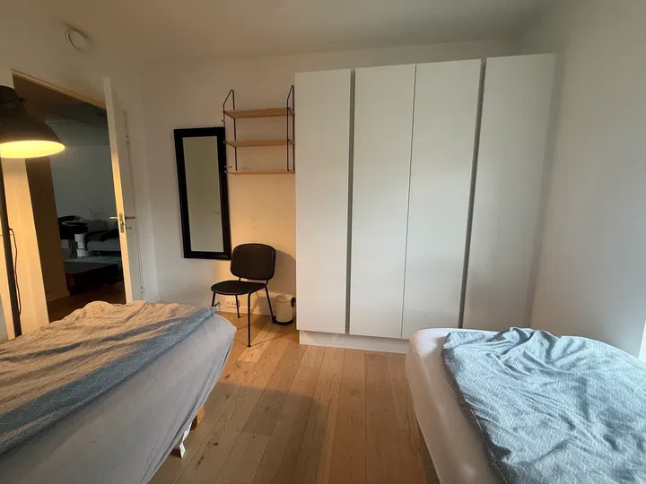 Stort værelse med kanaludsigt i delelejlighed - Alliancevej, København SV - 4