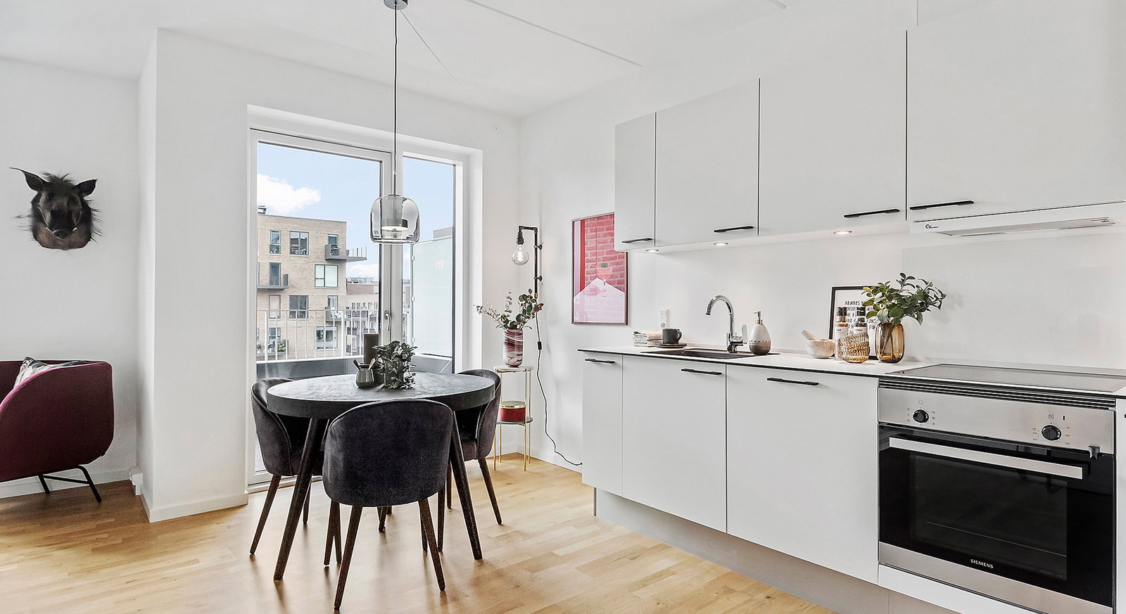 apartment Bright 2-room apartment with large balcony