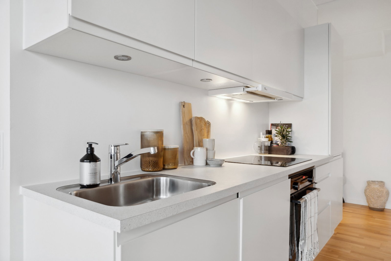 Bright, lovely and open kitchen/living area - shared-living friendly – photo 10