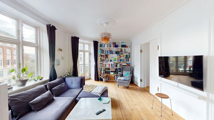 87 m² lejlighed med altan og stort køkken i København K – billede 3