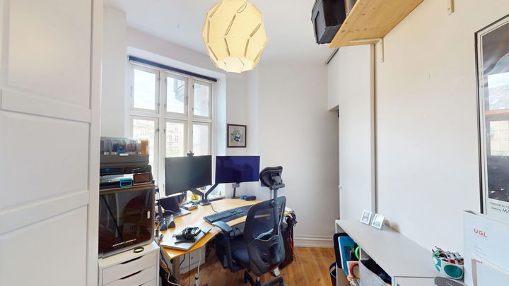 87 m² lejlighed med altan og stort køkken i København K – billede 1